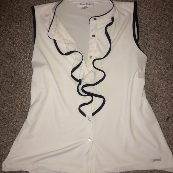Calvin 🤍 Klein v-neck ruffle top - Picture 2 of 3